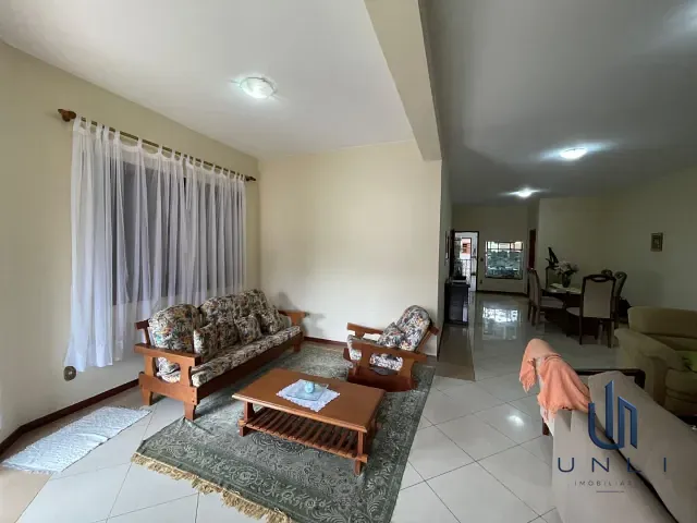 Casa 3 quartos e 4 banheiros, à venda, no bairro Village Santa Helena em Volta Redonda