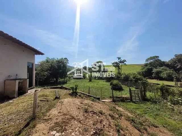 Casa com 1300m² 2 quartos e 1 banheiro, à venda, no bairro Zona Rural em Andradas