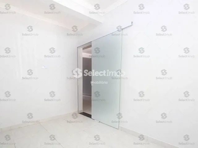 Casa com 70m² 2 quartos e 1 banheiro, para alugar, no bairro Jardim Guapituba em Mauá