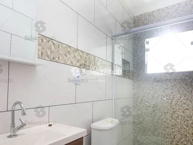 Casa com 70m² 2 quartos e 1 banheiro, para alugar, no bairro Jardim Guapituba em Mauá