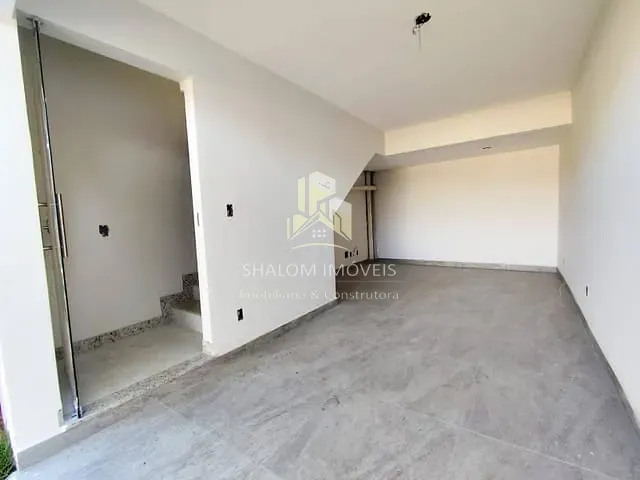 Casa com 83m² 2 quartos e 1 banheiro, à venda, no bairro Céu Azul em Belo Horizonte