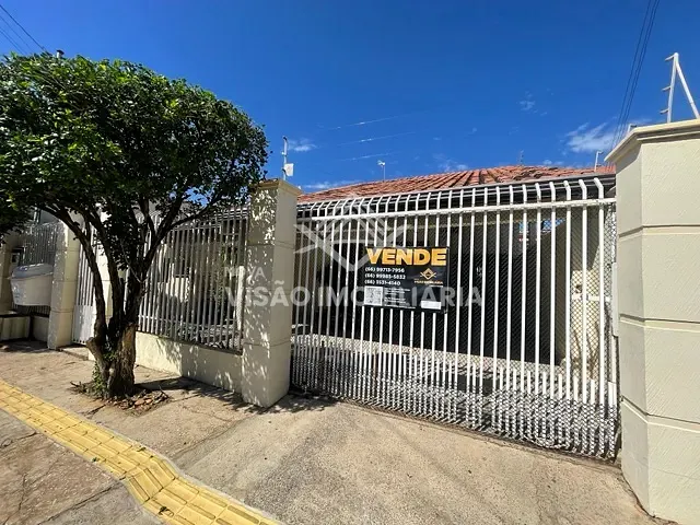 Casa 2 quartos e 1 banheiro, à venda, no bairro Parque das Araras em Sinop