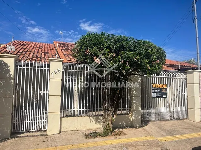 Casa 2 quartos e 1 banheiro, à venda, no bairro Parque das Araras em Sinop