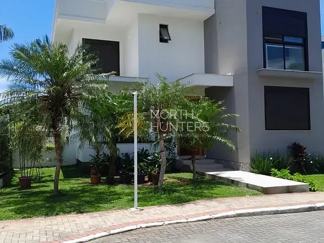 Casa 4 quartos e 5 banheiros, à venda, no bairro Ponta das Canas em Florianópolis