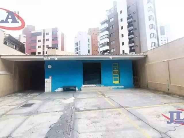Casa com 444m² 6 quartos e 4 banheiros, à venda, no bairro Alto da Glória em Curitiba