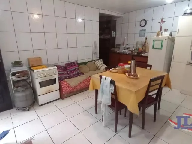 Casa com 444m² 6 quartos e 4 banheiros, à venda, no bairro Alto da Glória em Curitiba