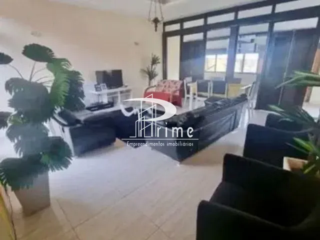 Casa com 850m² 4 quartos e 3 banheiros, à venda, no bairro Camboinhas em Niterói