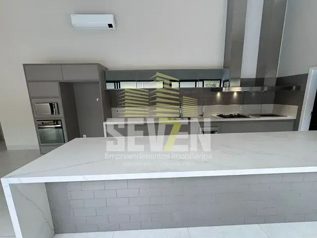 Casa com 450m² 4 quartos e 6 banheiros, à venda, no bairro Residencial Tivoli em Bauru