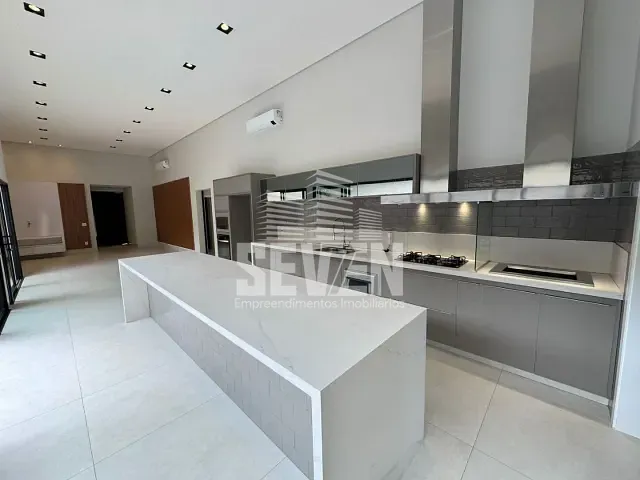 Casa com 450m² 4 quartos e 6 banheiros, à venda, no bairro Residencial Tivoli em Bauru