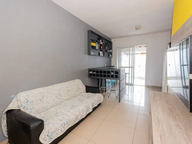 Casa 2 quartos e 1 banheiro, à venda, no bairro Areal em Pelotas