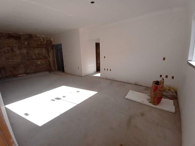 Casa com 180m² 3 quartos e 1 banheiro, à venda, no bairro Jardim das Azaléias em Poços de Caldas