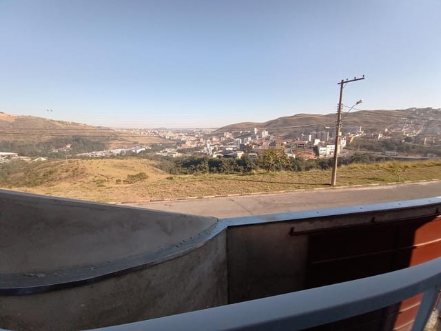 Casa com 180m² 3 quartos e 1 banheiro, à venda, no bairro Jardim das Azaléias em Poços de Caldas