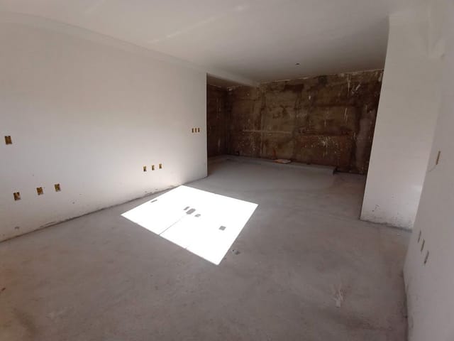 Casa com 180m² 3 quartos e 1 banheiro, à venda, no bairro Jardim das Azaléias em Poços de Caldas