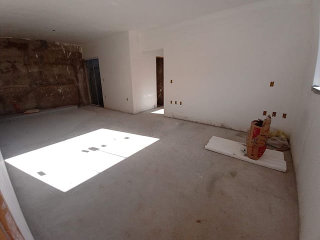 Casa com 180m² 3 quartos e 1 banheiro, à venda, no bairro Jardim das Azaléias em Poços de Caldas