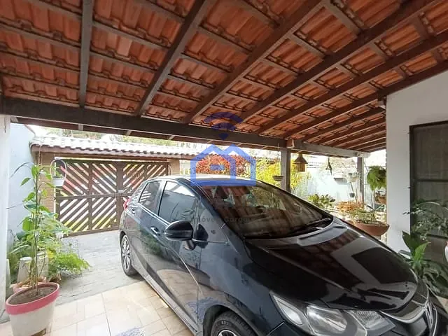 Casa com 300m² 3 quartos e 2 banheiros, à venda, no bairro Praia das Palmeiras em Caraguatatuba