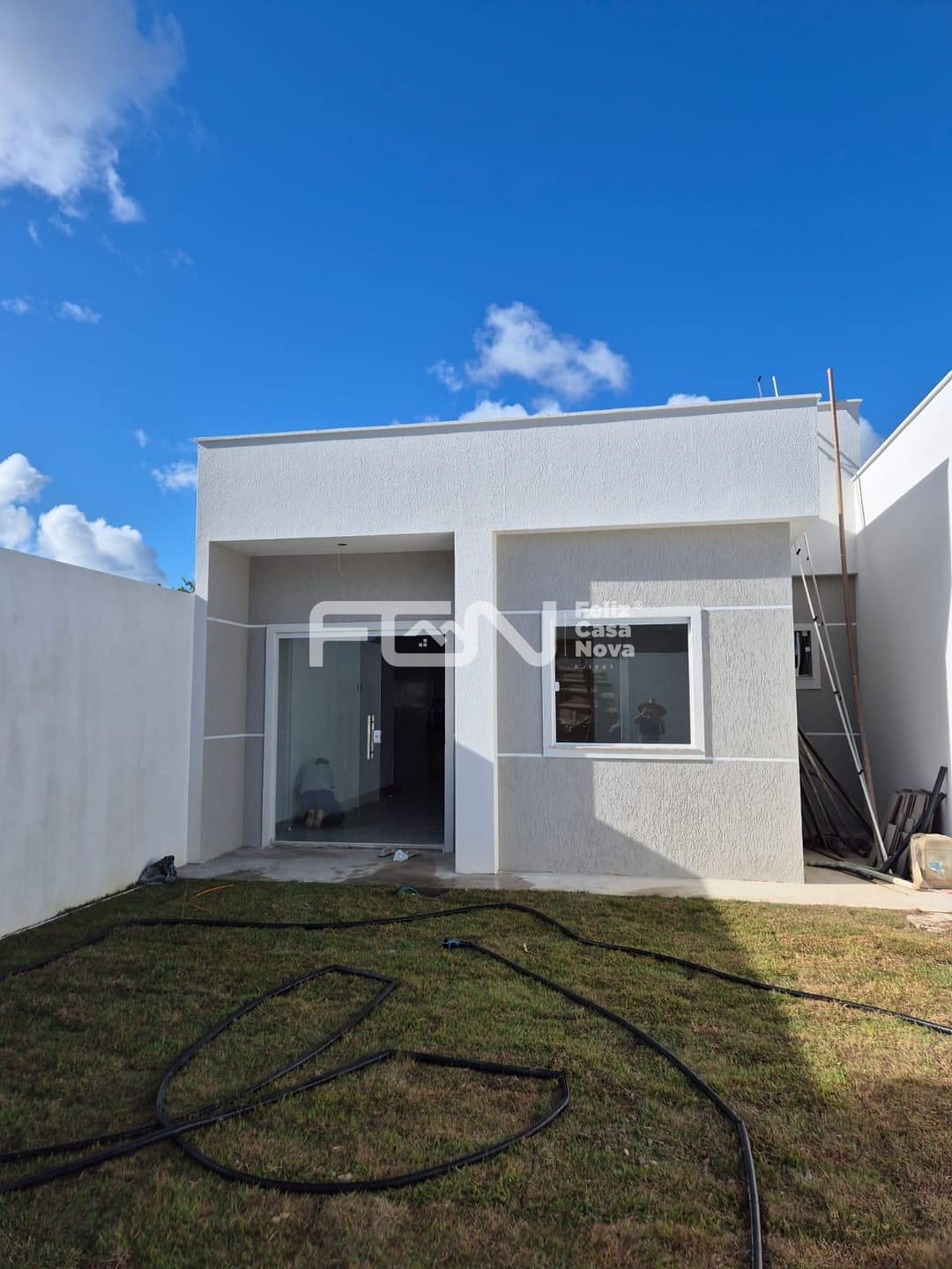 Casa à venda com 2 quartos, 10m² - Foto 1