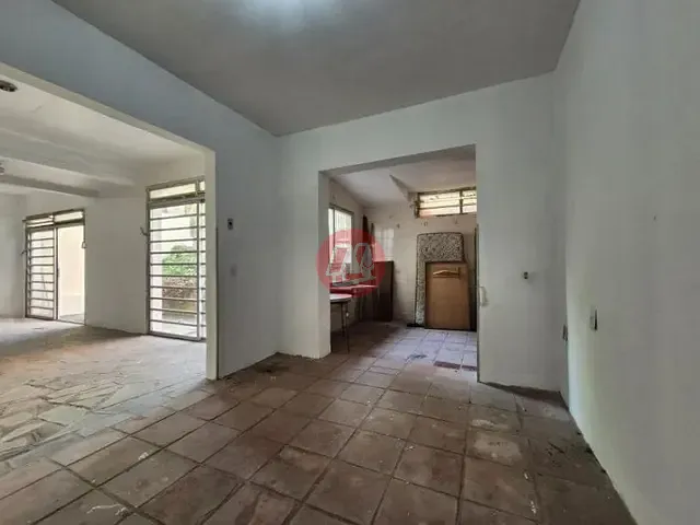 Casa com 213m² 3 quartos e 3 banheiros, para alugar, no bairro Chácara das Pedras em Porto Alegre