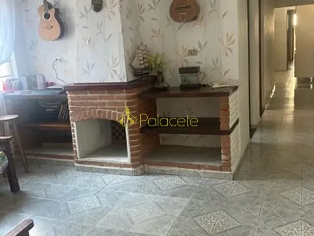 Casa com 240m² 2 quartos e 2 banheiros, à venda, no bairro Alto São Pedro em Taubaté