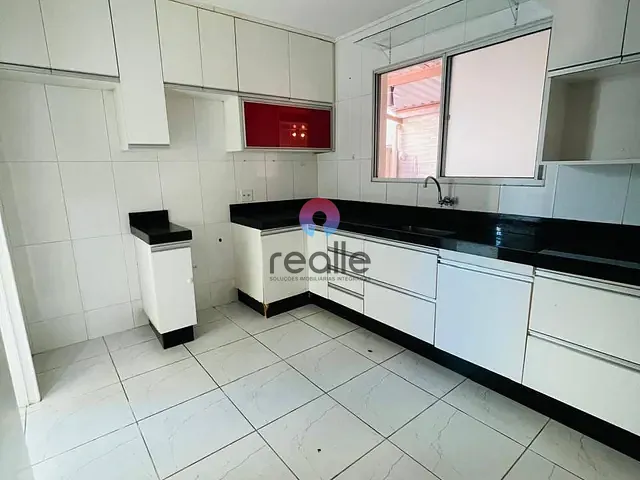 Casa 3 quartos e 1 banheiro, para alugar, no bairro Cabral em Contagem
