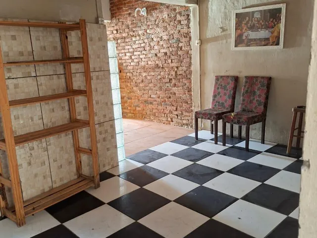Casa 2 quartos e 1 banheiro, à venda, no bairro Centro em Pelotas