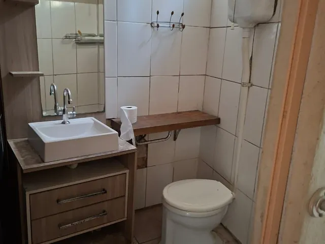 Casa 2 quartos e 1 banheiro, à venda, no bairro Centro em Pelotas