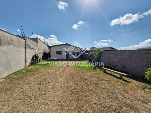 Casa 3 quartos e 1 banheiro, para alugar, no bairro Jardim Jacarandás em Sinop