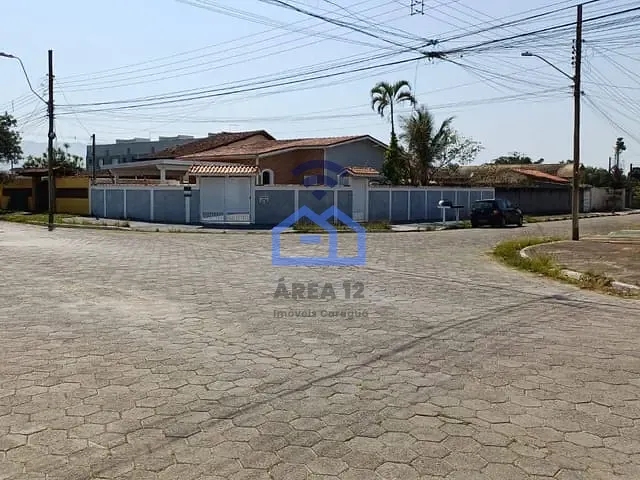 Casa com 335m² 3 quartos e 2 banheiros, à venda, no bairro Pontal de Santa Marina em Caraguatatuba