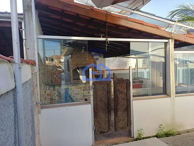 Casa com 335m² 3 quartos e 2 banheiros, à venda, no bairro Pontal de Santa Marina em Caraguatatuba