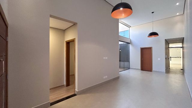 Casa com 180m² 3 quartos e 2 banheiros, à venda, no bairro Jardim Burle Marx em Londrina