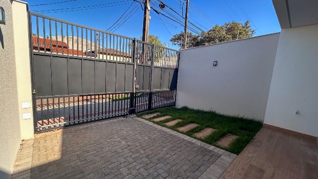 Foto do Casa - JARDIM BURLE MARX - R$ 790.000 - Casa em rua à venda, 3 dormitórios (1 Suíte), 137 m², 2 vagas, Londrina, PR. | Human Imóveis