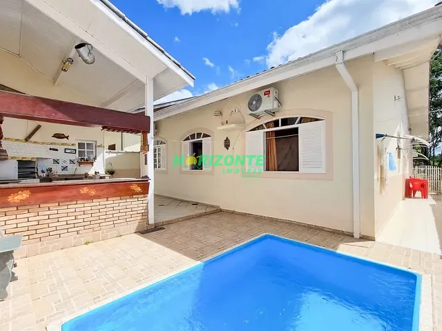 Casa com 300m² 4 quartos e 2 banheiros, à venda, no bairro Urbanova II em São José dos Campos