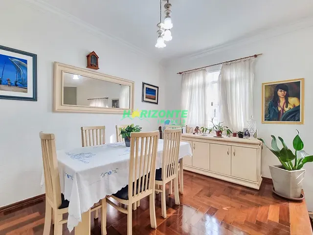 Casa com 300m² 4 quartos e 2 banheiros, à venda, no bairro Urbanova II em São José dos Campos