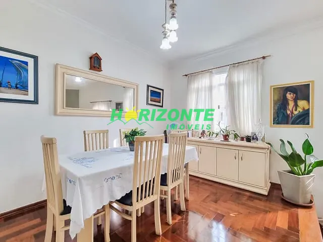 Casa com 300m² 4 quartos e 2 banheiros, à venda, no bairro Urbanova em São José dos Campos