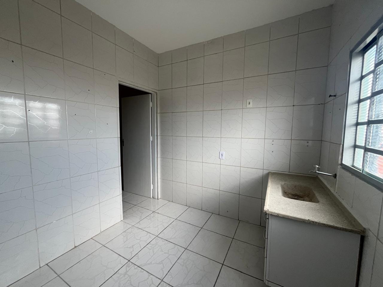 Casa à venda e aluguel com 2 quartos, 100m² - Foto 11