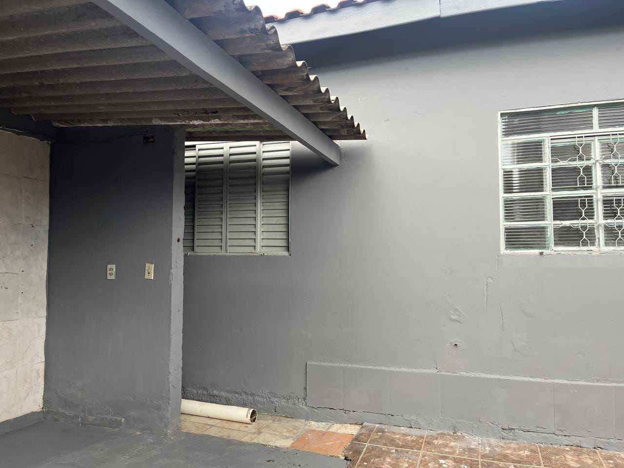 Casa à venda e aluguel com 2 quartos, 100m² - Foto 3
