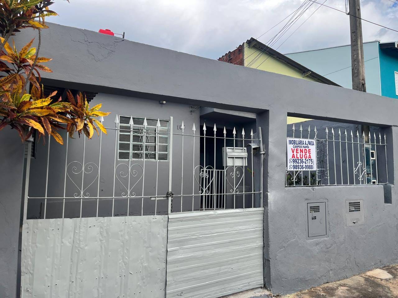 Casa à venda e aluguel com 2 quartos, 100m² - Foto 1