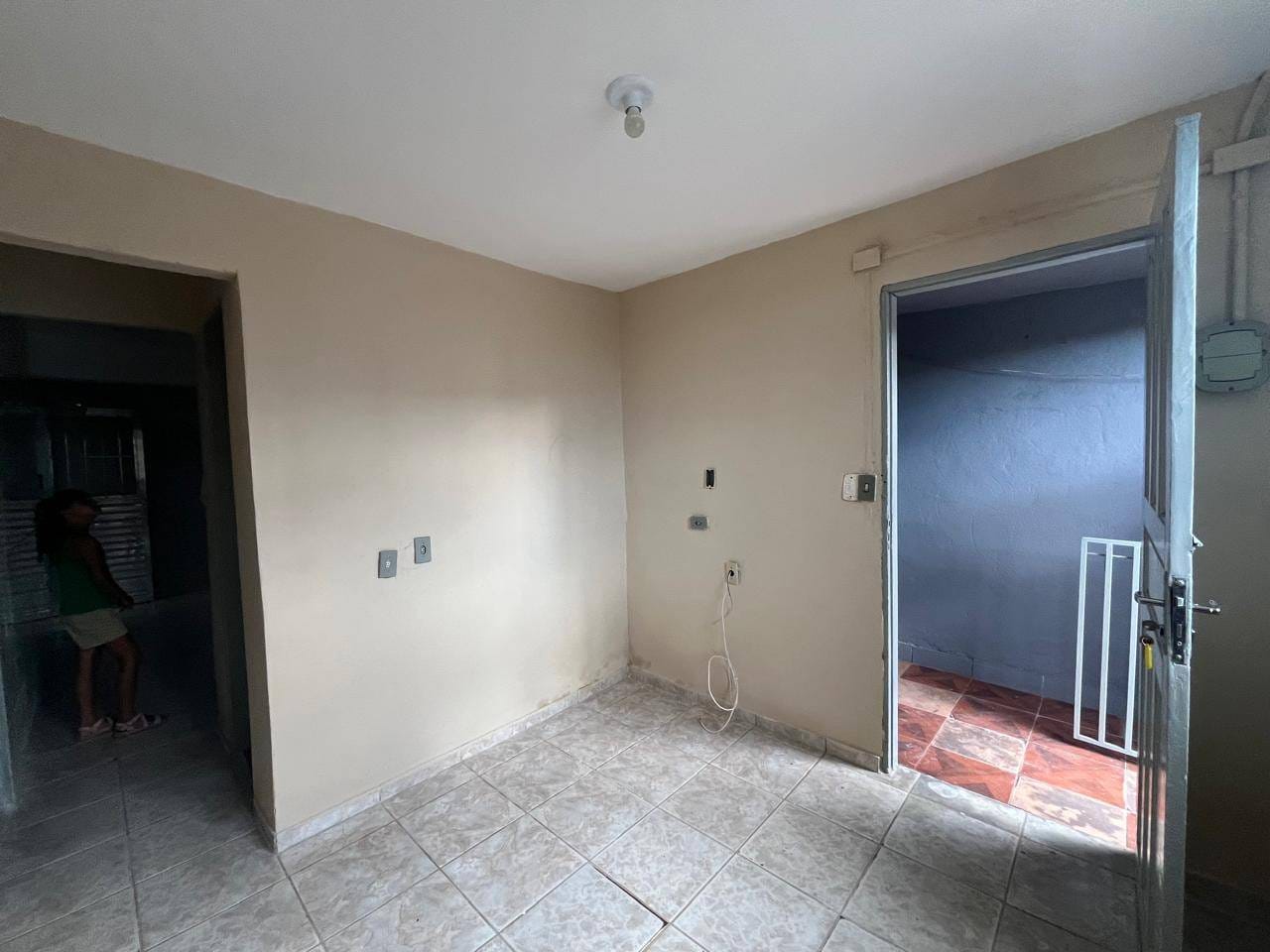 Casa à venda e aluguel com 2 quartos, 100m² - Foto 14