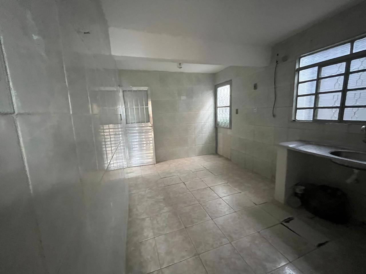 Casa à venda e aluguel com 2 quartos, 100m² - Foto 23