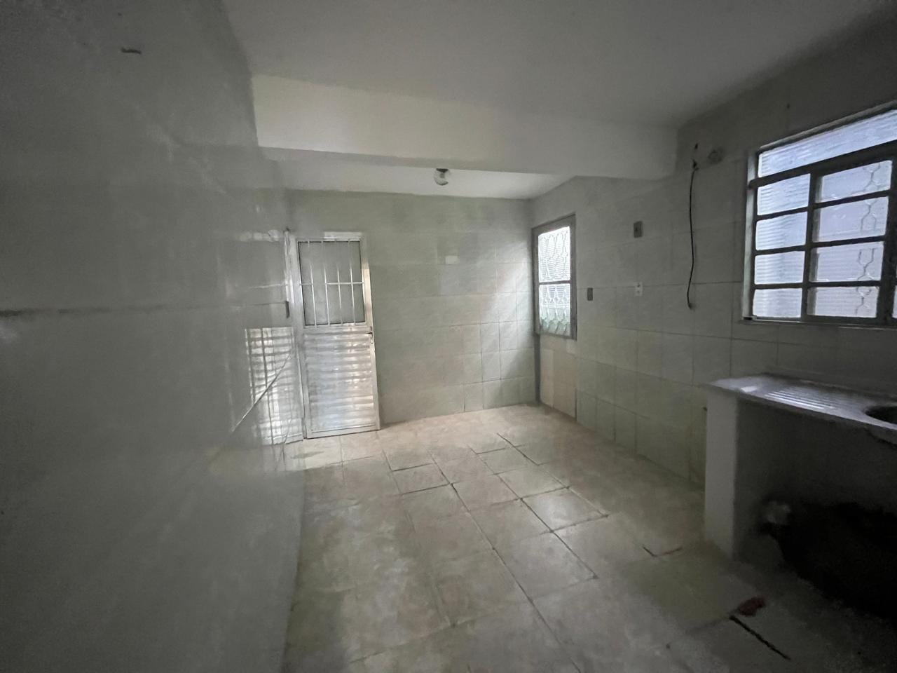 Casa à venda e aluguel com 2 quartos, 100m² - Foto 25