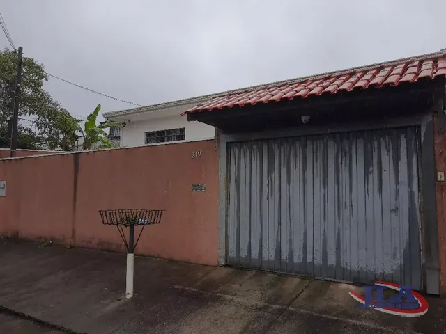 Casa com 360m² 4 quartos e 2 banheiros, à venda, no bairro Boa Vista em Curitiba