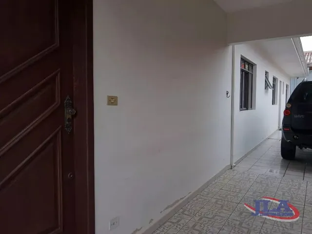 Casa com 360m² 4 quartos e 2 banheiros, à venda, no bairro Boa Vista em Curitiba