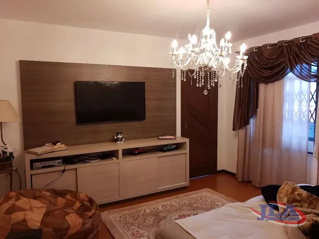 Casa com 360m² 4 quartos e 2 banheiros, à venda, no bairro Boa Vista em Curitiba