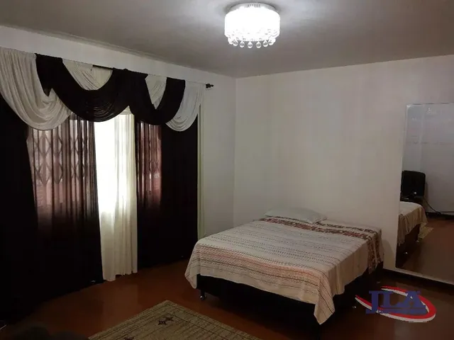 Casa com 360m² 4 quartos e 2 banheiros, à venda, no bairro Boa Vista em Curitiba