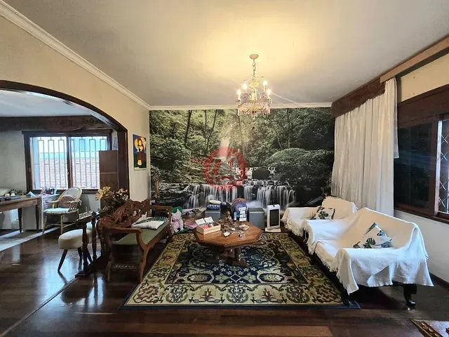 Casa com 550m² 8 quartos e 4 banheiros, para alugar, no bairro Santana em Porto Alegre