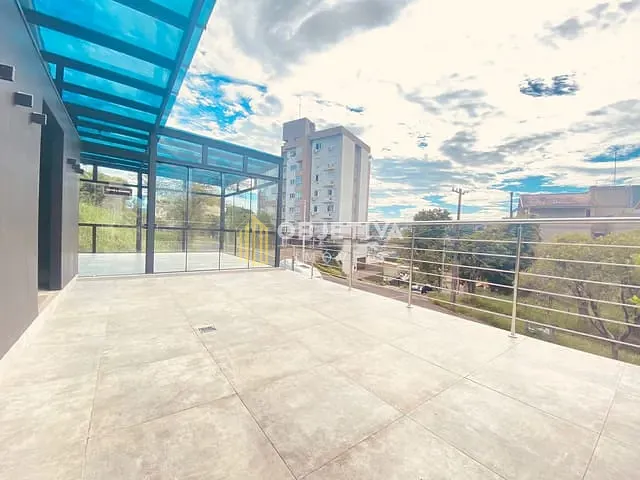 Casa com 290m², à venda, no bairro Guarani em Novo Hamburgo