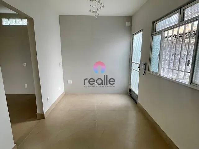 Casa 2 quartos e 1 banheiro, para alugar, no bairro Jardim Alvorada em Belo Horizonte