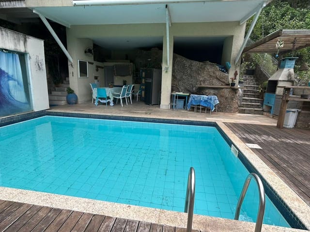 Foto do Casa - Casa para locação de 3 quartos em  Itacoatiara, Niterói, RJ | SelfSpin