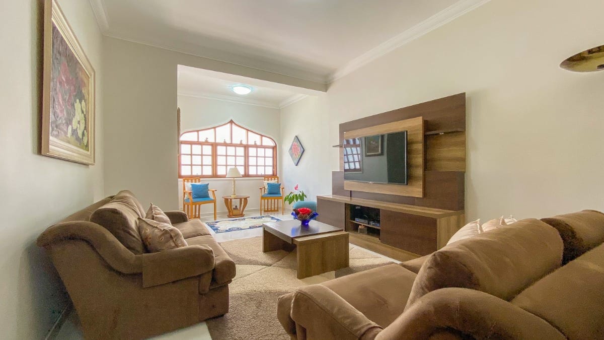 Casa para venda em Cambuci com 5 quartos, sendo 3 suítes, 275m²
