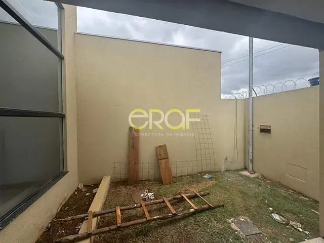 Casa 3 quartos e 2 banheiros, à venda, no bairro Parque da Colina II em Formosa