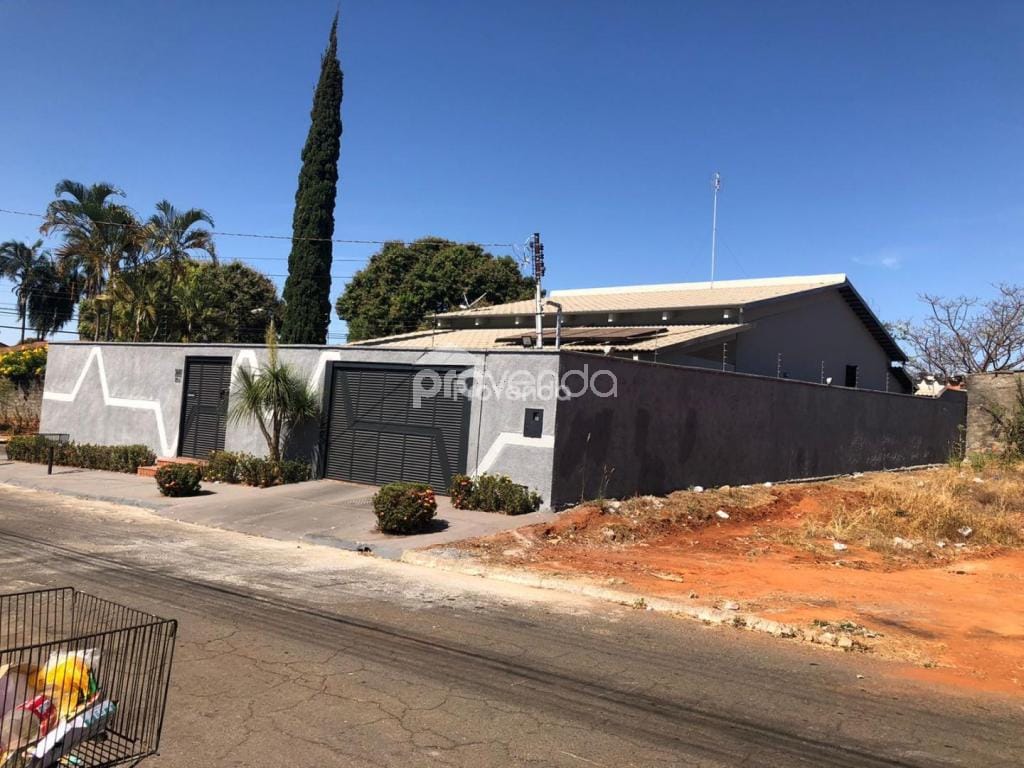 Casa, 5 quartos, 278 m² - Foto 2